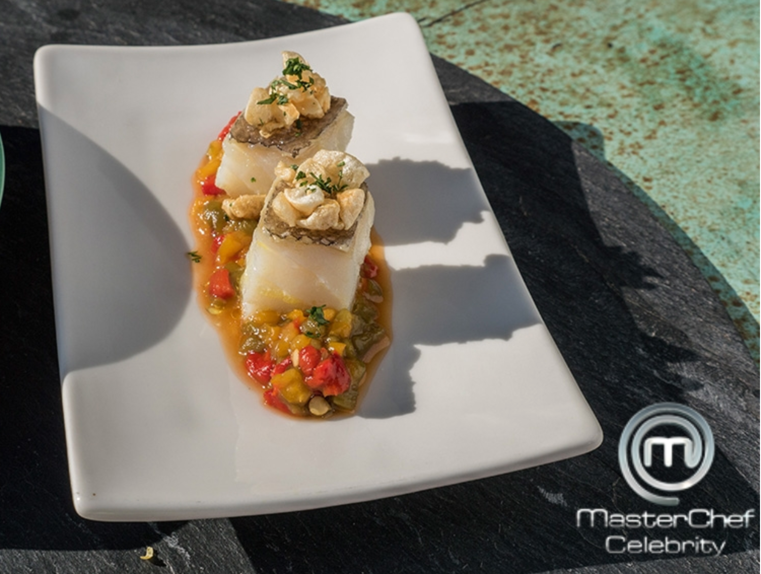 Receta MasterChef: Bacalao confitado con pimientos asados y torreznos